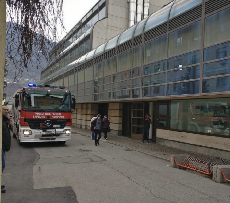 Aosta, presenza di gas negli archivi: evacuata la biblioteca regionale