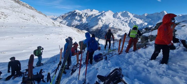 Valanghe in Valgrisenche e a Courmayeur: feriti tre scialpinisti