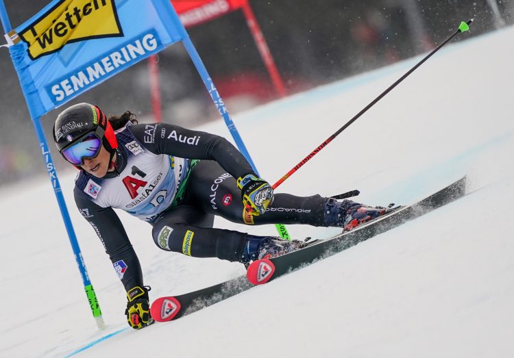 Sci alpino: Shiffrin gigantesca, Brignone giù dal podio per 3/100