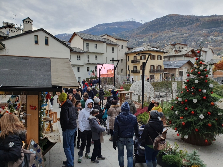 Marché Vert Noël: scontro sull’esternalizzazione, in Consiglio strali dalla minoranza