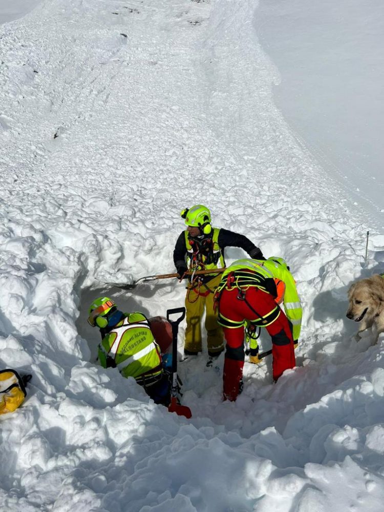 Travolto da una valanga, scialpinista muore in Val Veny a Courmayeur