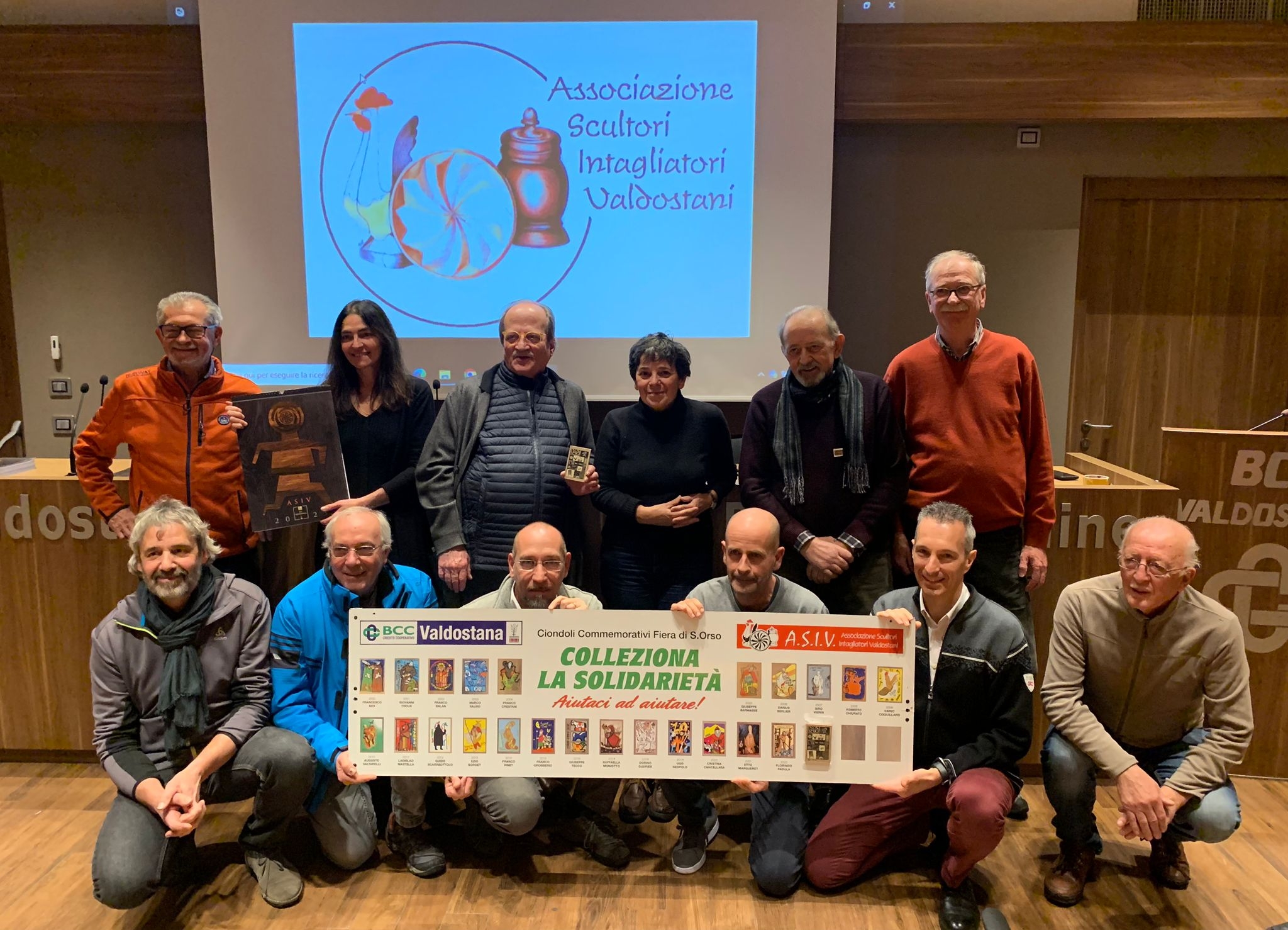 Artigianato e solidarietà: il ciondolo e il calendario Asiv fanno del bene