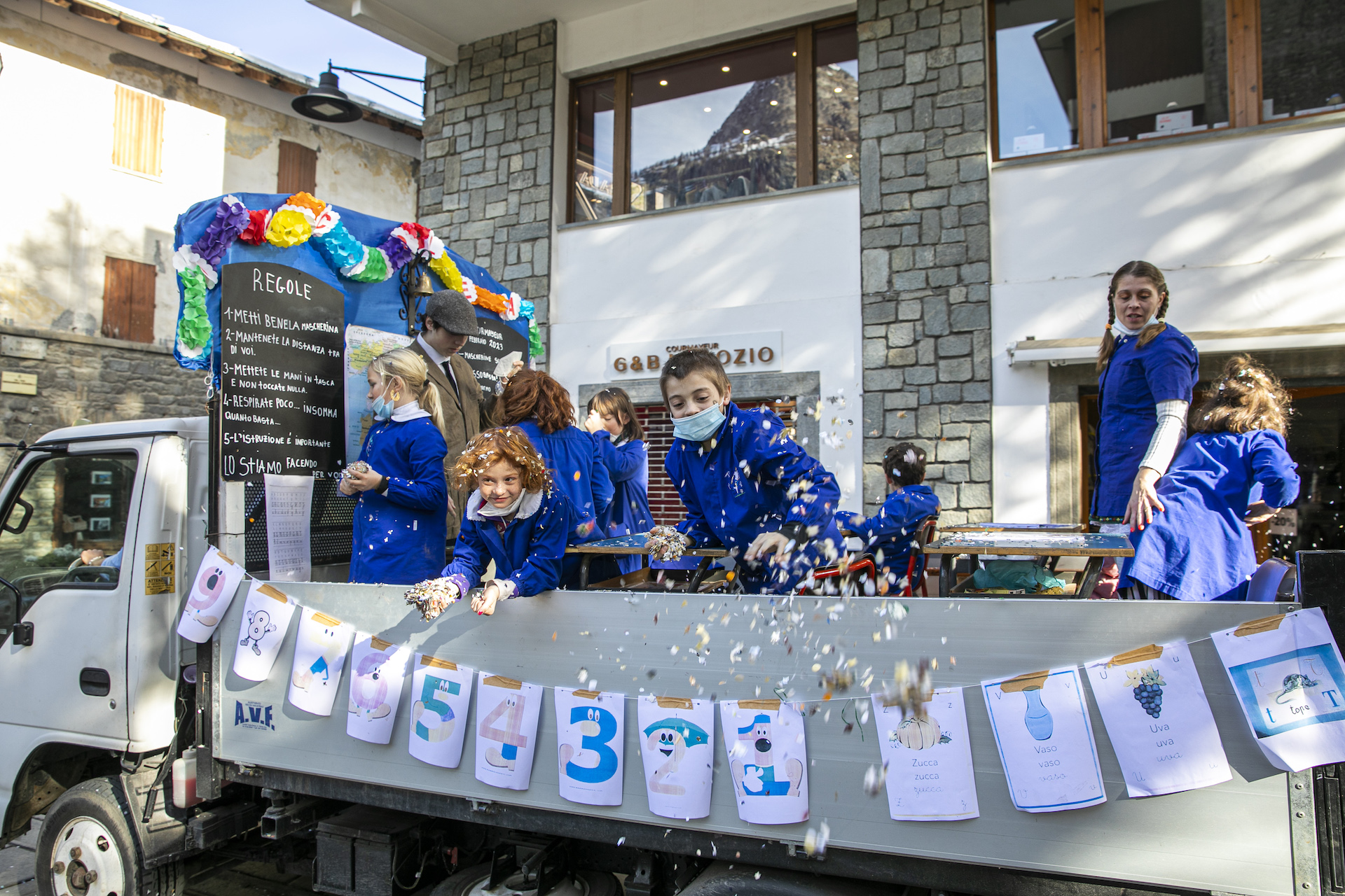 Courmayeur: Il Vino divino è il carro vincitore del carnevale 2023 Courmayeur: Il Vino divino è il carro vincitore del carnevale 2023