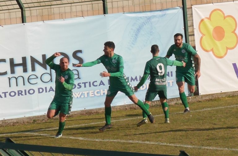 Calcio: la Fezzanese punisce uno stanco P.D.H.A.E. con un gol per tempo