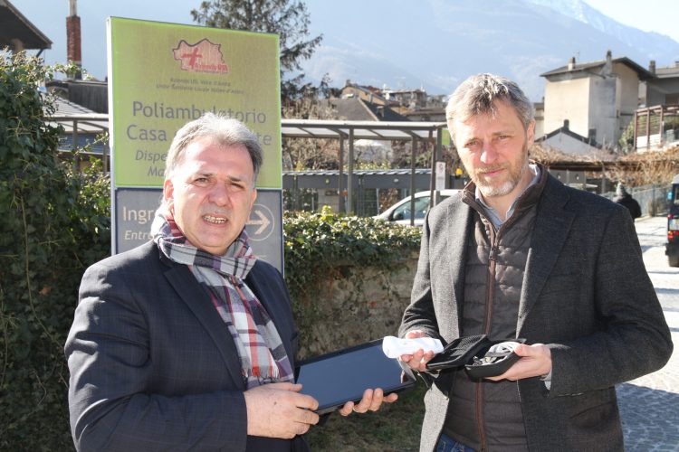 Saint-Vincent: il Consiglio comunale dona ecografo portatile a distretti sanitari 3 e 4