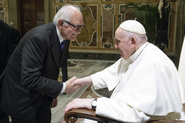 «Dignità umana e promozione del bene», la Fondazione Comunitaria ha incontrato Papa Francesco «Dignità umana e promozione del bene», la Fondazione Comunitaria ha incontrato Papa Francesco