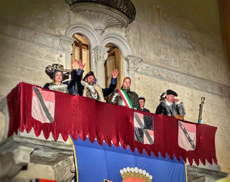 Verrès: il ballo in maschera fa calare il sipario sul Carnevale