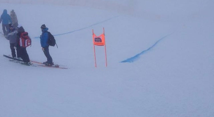 Sci alpino: la nebbia e le alte temperature fanno slittare a domenica la discesa di Crans Montana