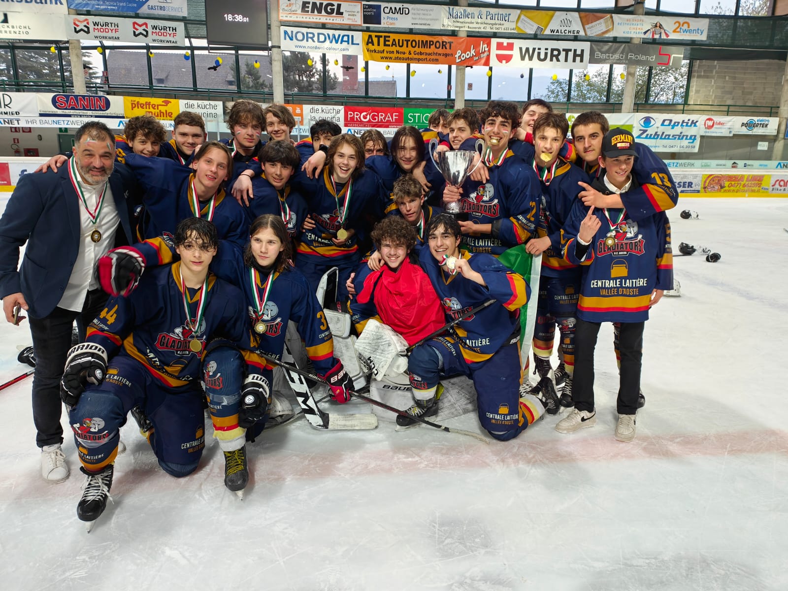 Hockey: gli Aosta Gladiators scrivono la storia, sono campioni d'Italia Under 17