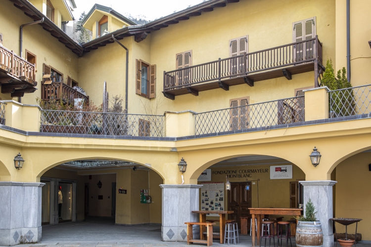 Courmayeur Climate Hub: all’ex Hôtel Ange si lavorerà sul futuro del clima