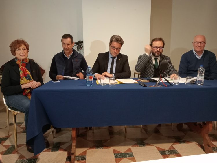 Commercio: una proposta di legge della Lega per la creazione di distretti