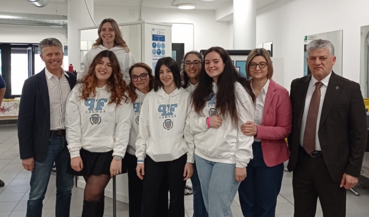 Projet Formation: diploma per 8 estetiste e parrucchiere