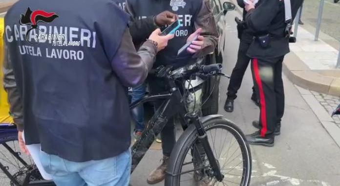 Rider sfruttati: in Valle d’Aosta nessuna violazione