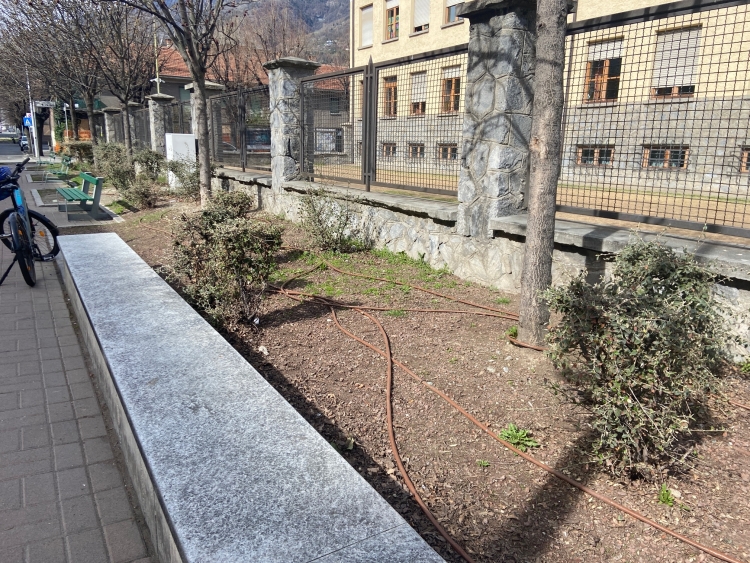Aosta: al quartiere Cogne, 200 metri quadrati di aiuole 'da mangiare' Aosta: al quartiere Cogne, 200 metri quadrati di aiuole 'da mangiare'