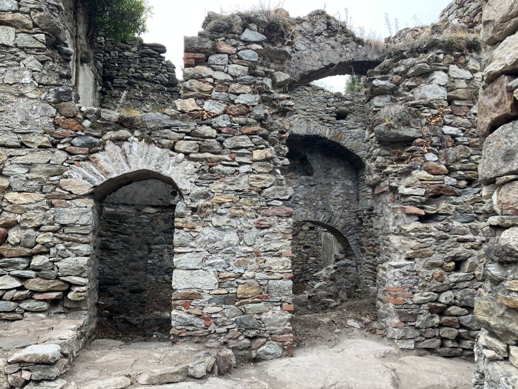 Giornate Fai di Primavera, visite al borgo di Etroubles e alle dimore dei Signori di Pont-Saint-Martin Giornate Fai di Primavera, visite al borgo di Etroubles e alle dimore dei Signori di Pont-Saint-Martin