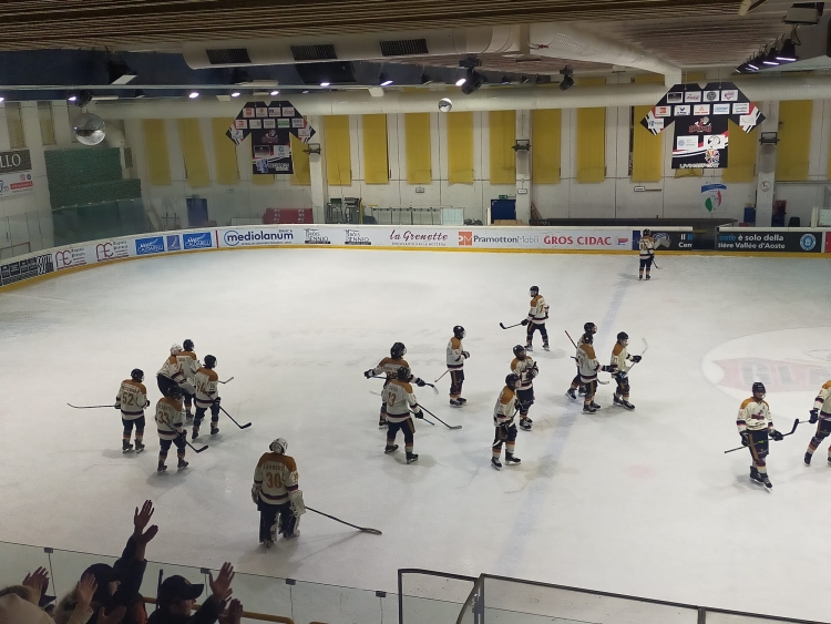 Hockey: è degli Aosta Gladiators la gara-1 della finale scudetto Under 17