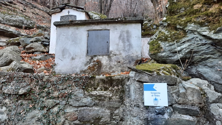 Issogne, 6 sentieri per scoprire le bellezze del territorio Issogne, 6 sentieri per scoprire le bellezze del territorio