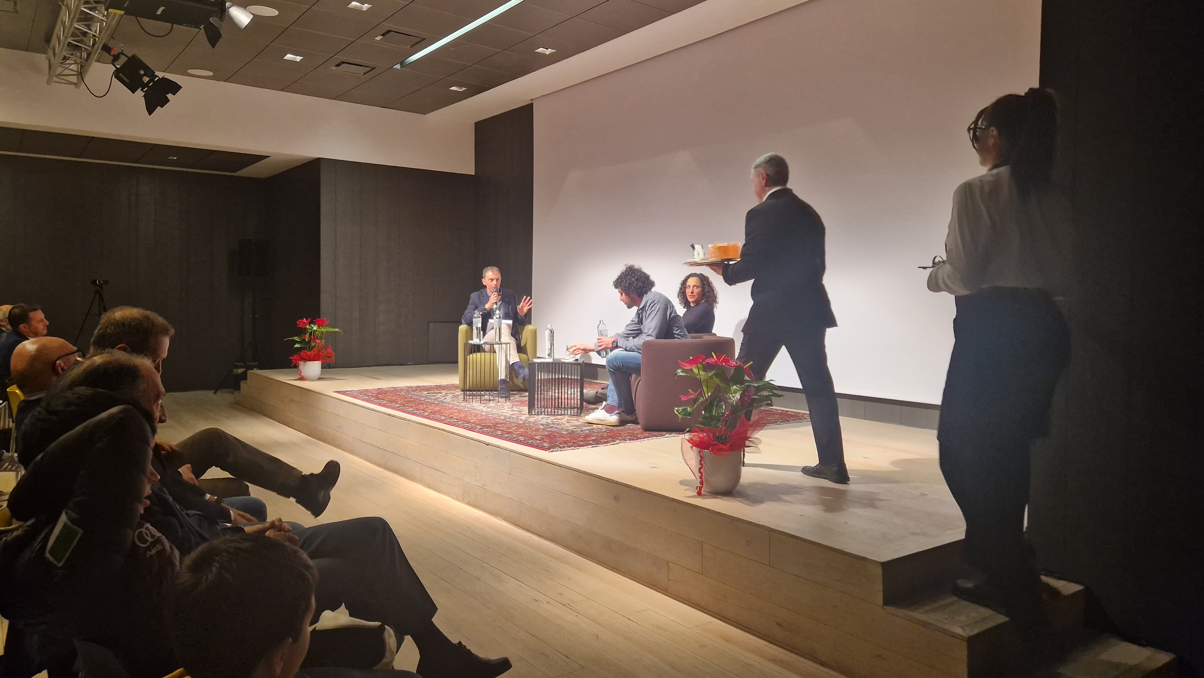 Aperitivo col campione, Federica Brignone a Saint-Vincent: «Io non duro per sempre, avanti i nuovi campioni valdostani!» Aperitivo col campione, Federica Brignone a Saint-Vincent: «Io non duro per sempre, avanti i nuovi campioni valdostani!»