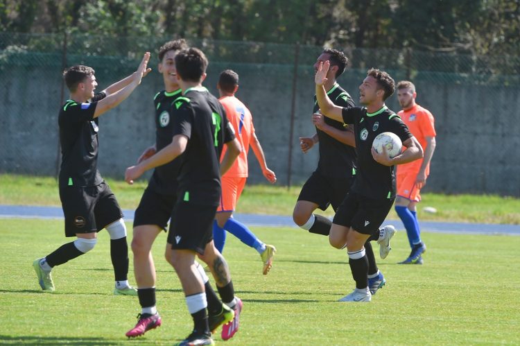 Calcio: la Castanese infilza il P.D.H.A.E., l’Aygreville liquida il Venaria