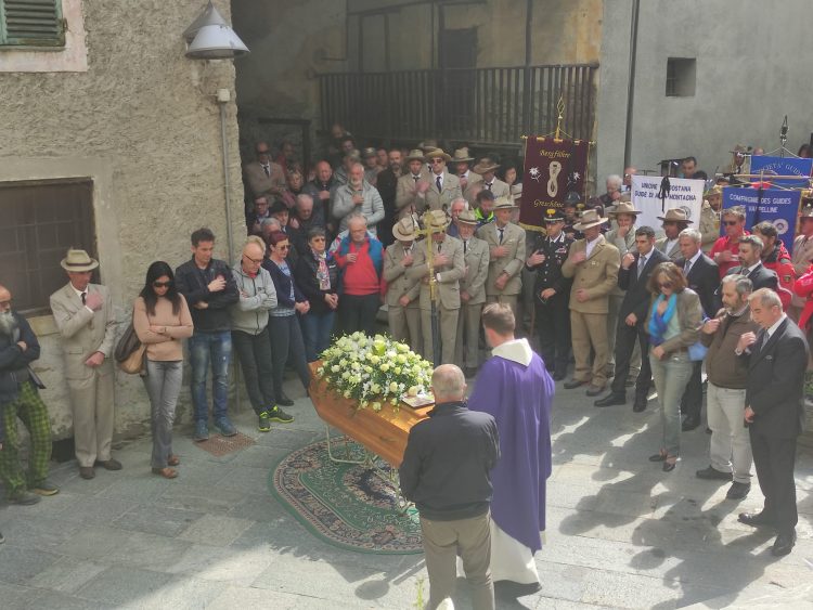 A Hône l’ultimo saluto all’aspirante guida alpina Sandro Dublanc