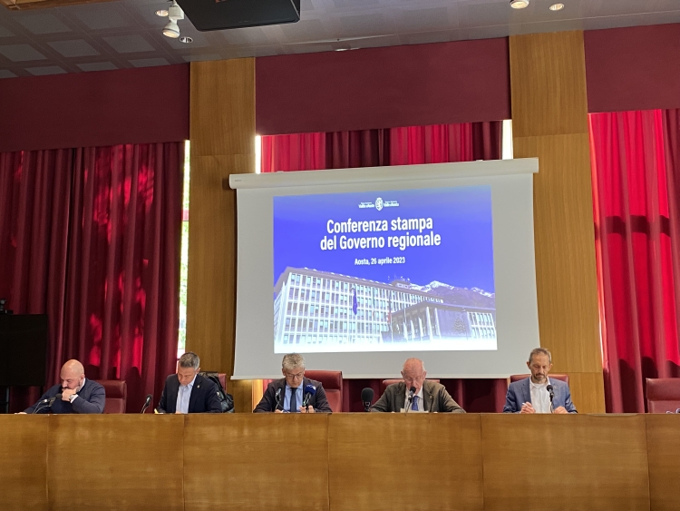 Nuovo ospedale, altri 60 milioni di euro per l'adeguamento costi dall'avanzo di amministrazione Nuovo ospedale, altri 60 milioni di euro per l'adeguamento costi dall'avanzo di amministrazione