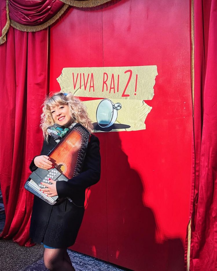 Viva Rai 2!, Helen Aria ospite di Fiorello
