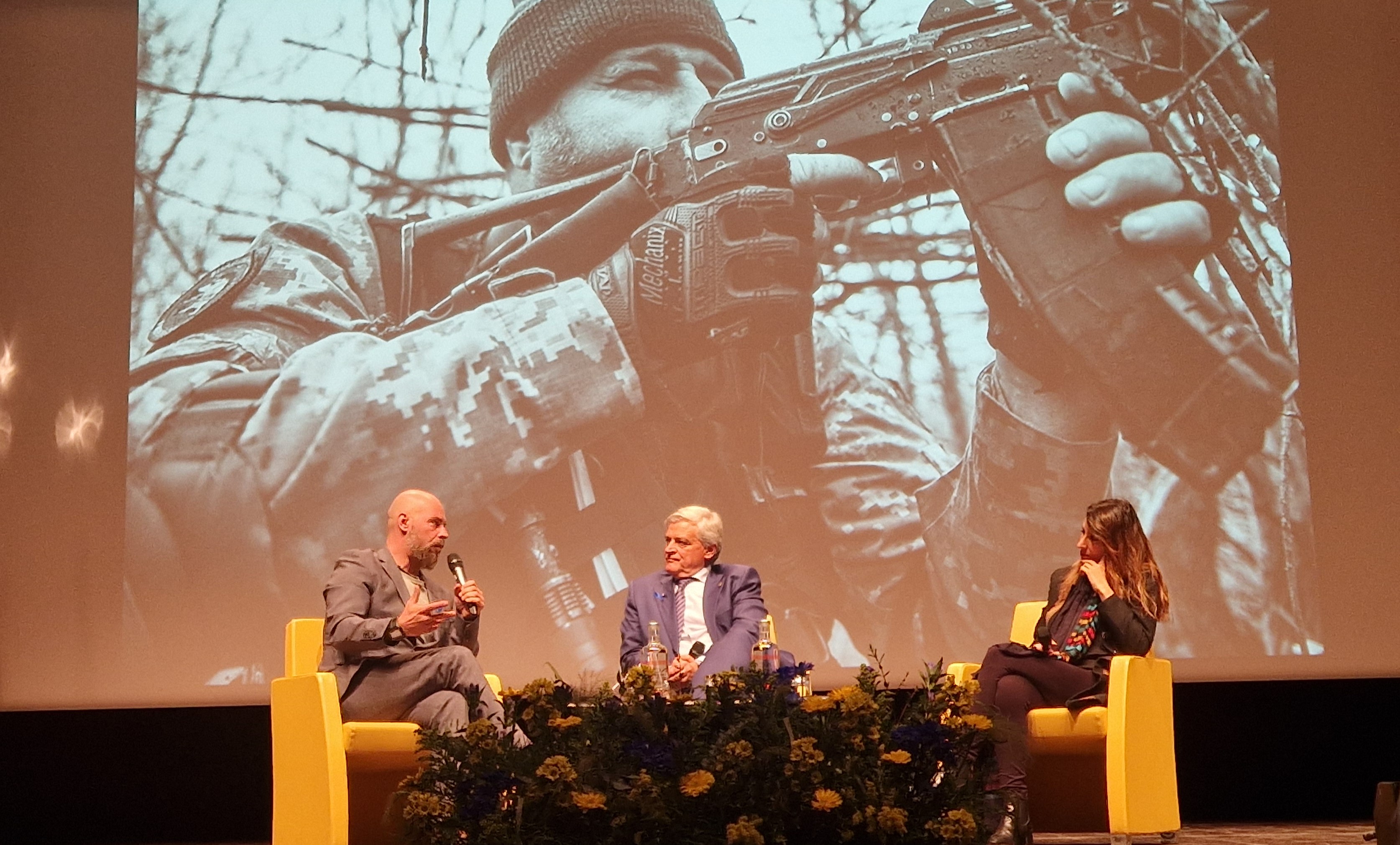 Festa dell'Europa e Guerra in Ucraina: «la Valle d'Aosta ci sarà nella ricostruzione» Festa dell'Europa e Guerra in Ucraina: «la Valle d'Aosta ci sarà nella ricostruzione»