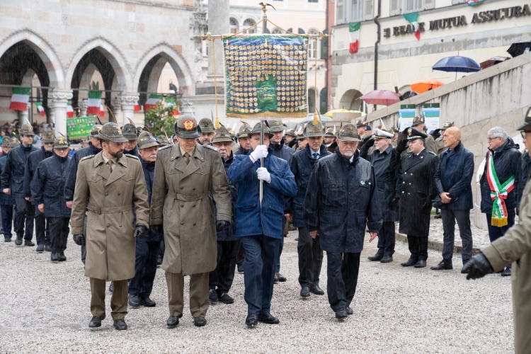 94ª Adunata nazionale, un migliaio di Alpini valdostani a Udine
