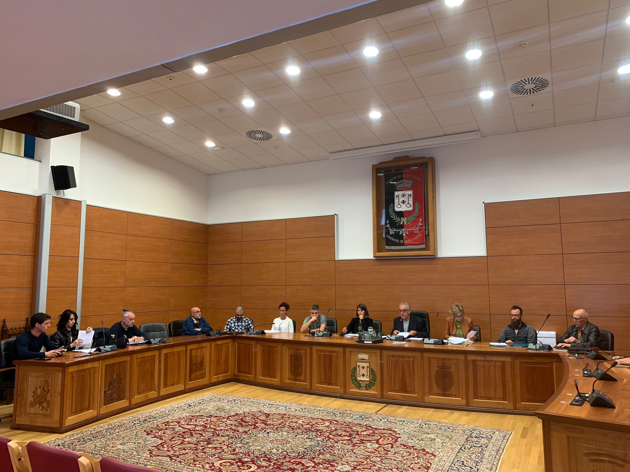 Saint-Pierre: si è dimessa la consigliera in causa contro il comune, al suo posto Silvio Lale Lacroix