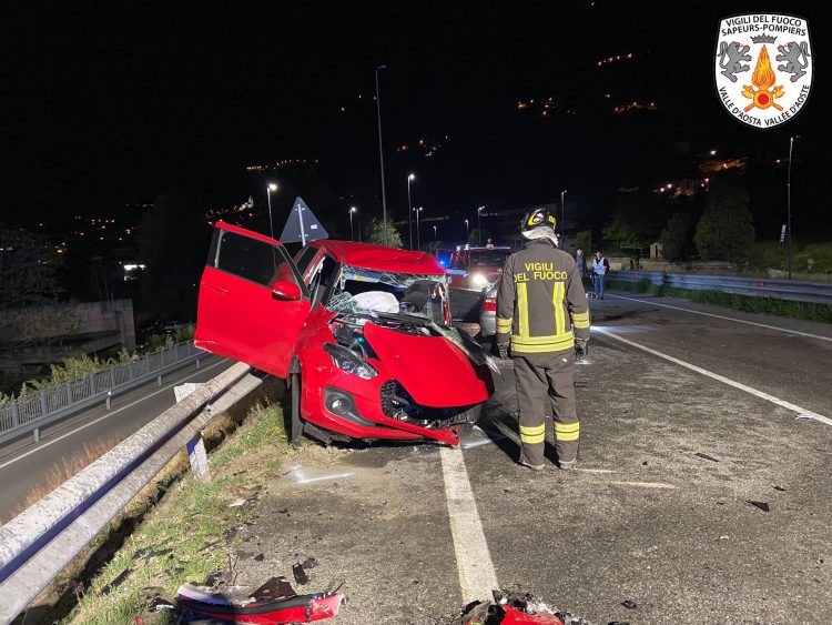 Schianto al confine tra Aosta e Sarre: 3 persone in rianimazione