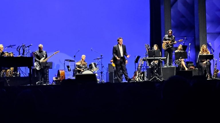 Saint-Vincent: ”Tutti i sogni ancora in volo” di Massimo Ranieri incantano Saint-Vincent: ”Tutti i sogni ancora in volo” di Massimo Ranieri incantano