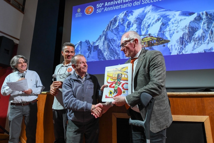 I Volti E Il Cuore Un Filmato Racconta 40 Anni Di Soccorso Alpino