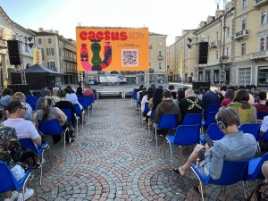 Cactus dà la sveglia alla piazza: la bellezza del cinema all'alba