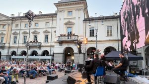 Maura Susanna e Federico Longhi conquistano la piazza con gli amori di Édith Piaf