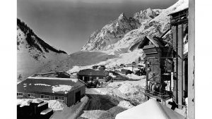 Traforo del Monte Bianco, da 60 anni una via sotto alla vetta più alta d'Europa