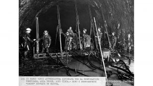 Traforo del Monte Bianco, da 60 anni una via sotto alla vetta più alta d'Europa