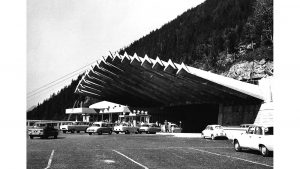 Traforo del Monte Bianco, da 60 anni una via sotto alla vetta più alta d'Europa
