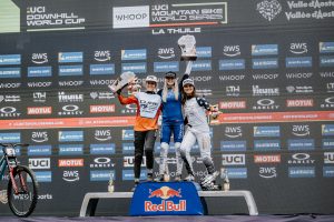 Downhill: Jackson Goldstone e Nina Hoffmann vincono la tappa di Coppa del Mondo di La Thuile