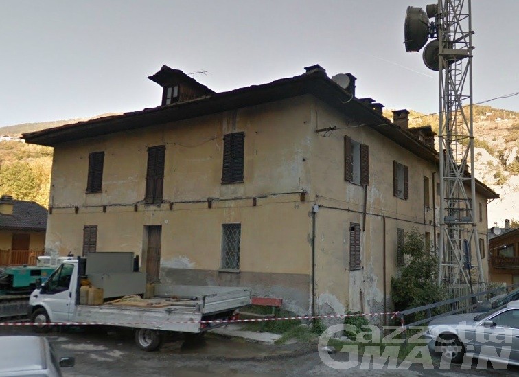 Villeneuve: ex Palazzo Cogne, prendere o lasciare Villeneuve: ex Palazzo Cogne, prendere o lasciare