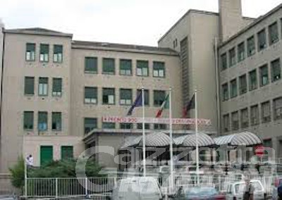 Saint-Christophe: accoltella compagno ex fidanzata, arrestato. Il ferito è in gravi condizioni Saint-Christophe: accoltella compagno ex fidanzata, arrestato. Il ferito è in gravi condizioni