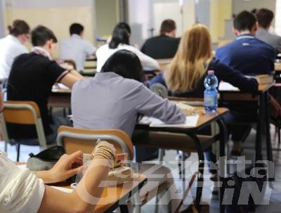 Maturità: traccia sbagliata in due istituti valdostani. Prove interrotte Maturità: traccia sbagliata in due istituti valdostani. Prove interrotte