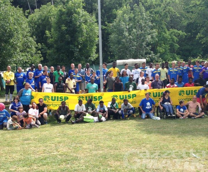 Quarta edizione del torneo di calcio a 5 “Antirazzista” a Sarre Quarta edizione del torneo di calcio a 5 “Antirazzista” a Sarre