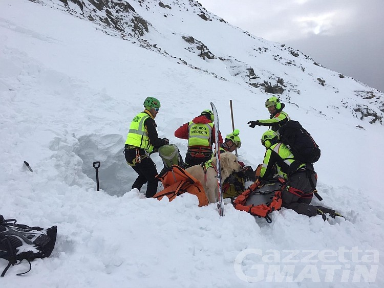 Chamois, muore uno scialpinista travolto da una valanga Chamois, muore uno scialpinista travolto da una valanga