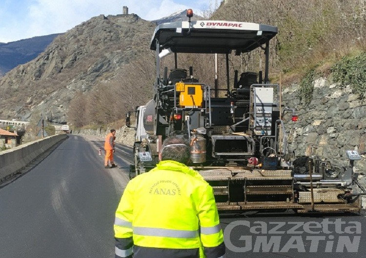 Rifacimento asfalti, senso unico alternato lungo la SS 26 Rifacimento asfalti, senso unico alternato lungo la SS 26