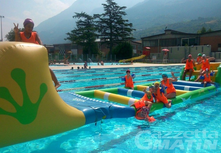 Aosta: la piscina scoperta apre domani, sabato 12 giugno Aosta: la piscina scoperta apre domani, sabato 12 giugno