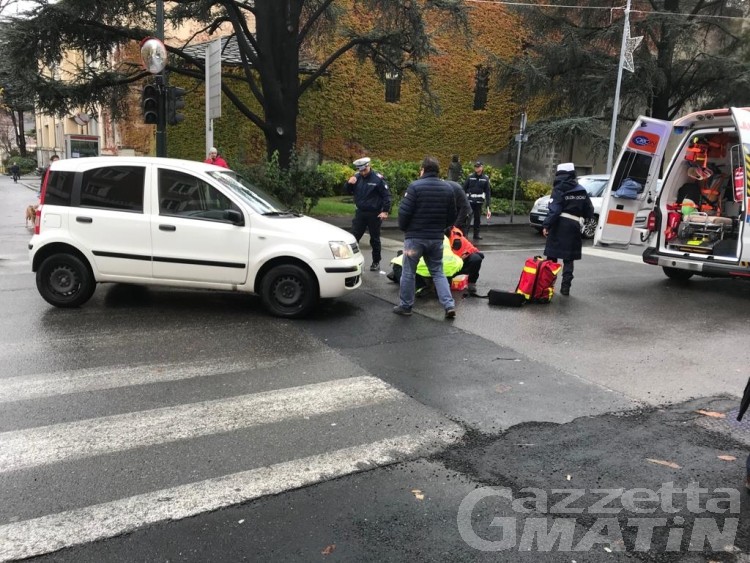 Aosta: donna investita sulle strisce pedonali in via Festaz Aosta: donna investita sulle strisce pedonali in via Festaz