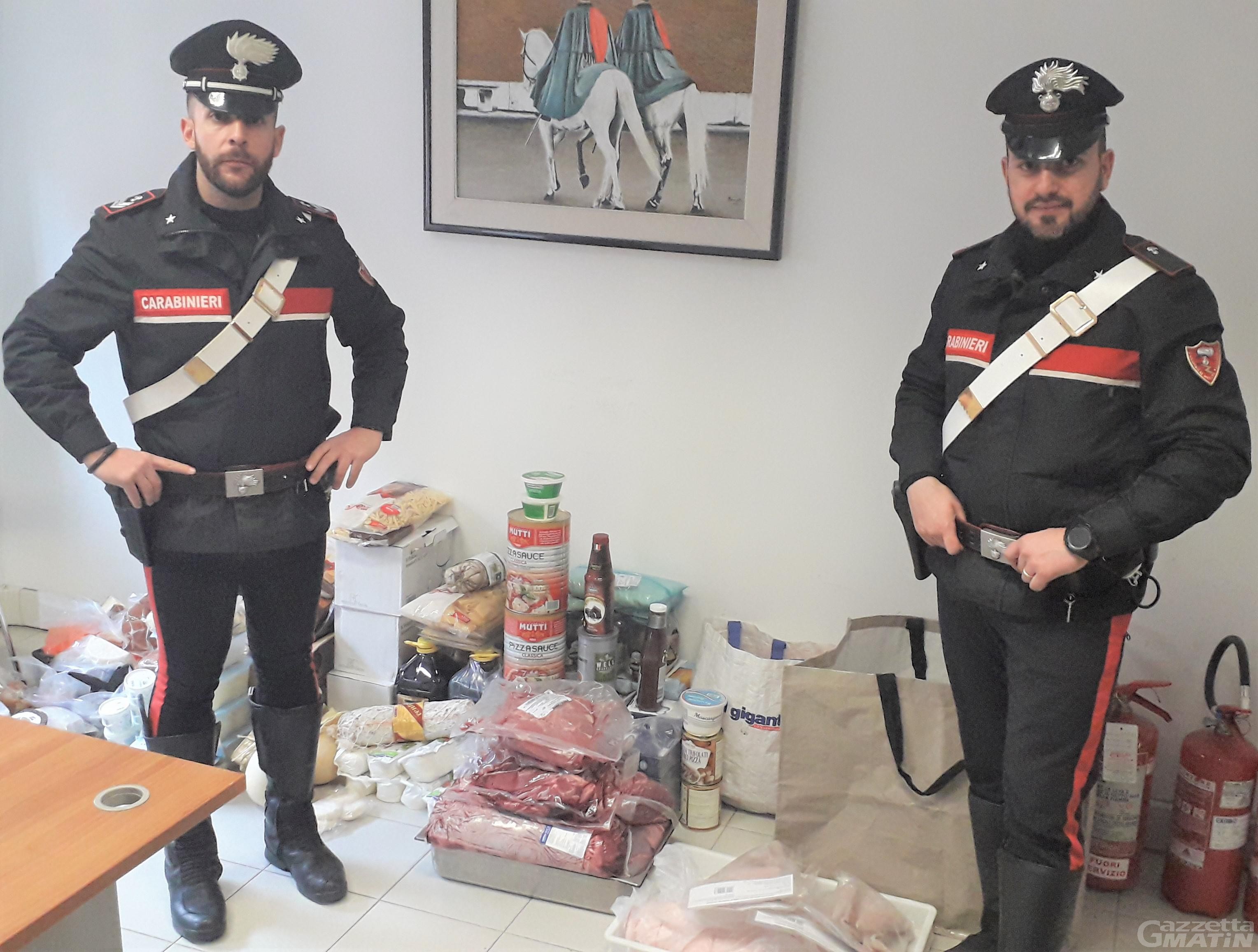 Furti nei ristoranti di Aosta: denunciato aostano di 31 anni trovato dai carabinieri con la refurtiva Furti nei ristoranti di Aosta: denunciato aostano di 31 anni trovato dai carabinieri con la refurtiva