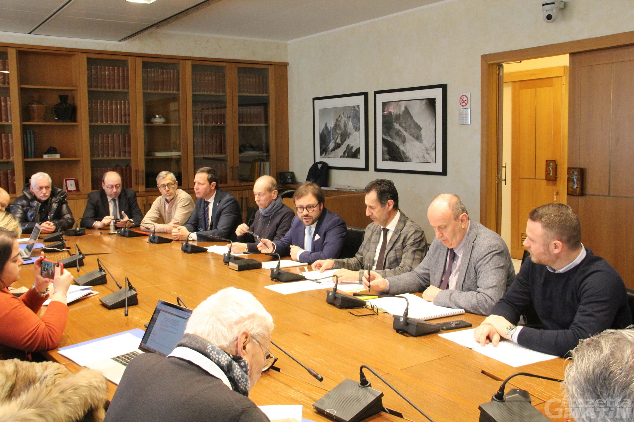 Contro Defr: 42 pagine di Lega, Mouv, VdA Libra e Restano «per mandare a casa un governo ormai fatto di superstiti» Contro Defr: 42 pagine di Lega, Mouv, VdA Libra e Restano «per mandare a casa un governo ormai fatto di superstiti»