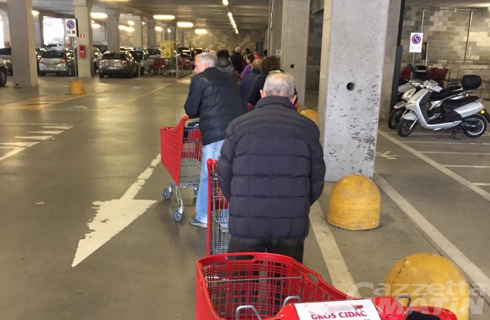 Chiusura negozi, Confcommercio: Decreto ingiusto che penalizza i più responsabili Chiusura negozi, Confcommercio: Decreto ingiusto che penalizza i più responsabili