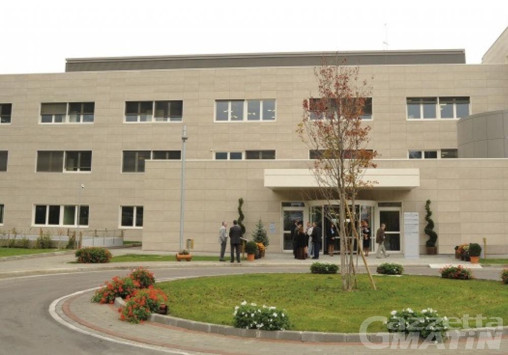 Coronavirus, anche la clinica di Saint-Pierre apre un “reparto” Covid-19 Coronavirus, anche la clinica di Saint-Pierre apre un “reparto” Covid-19
